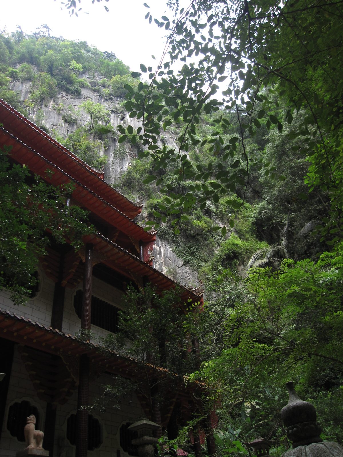 Sam Poh Tong Cave Temple, Ipoh
