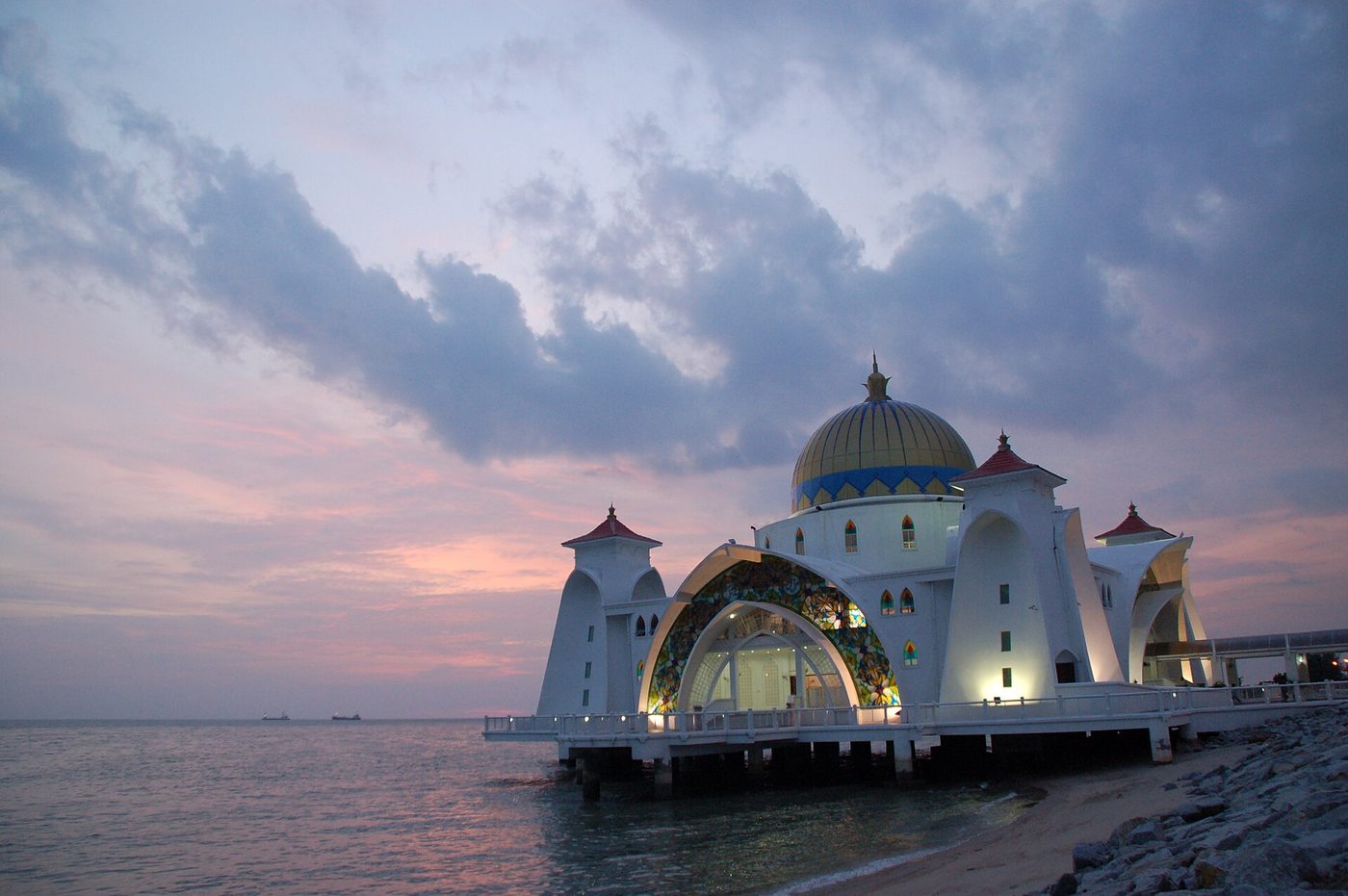 Melaka Straits Mosque, Melaka