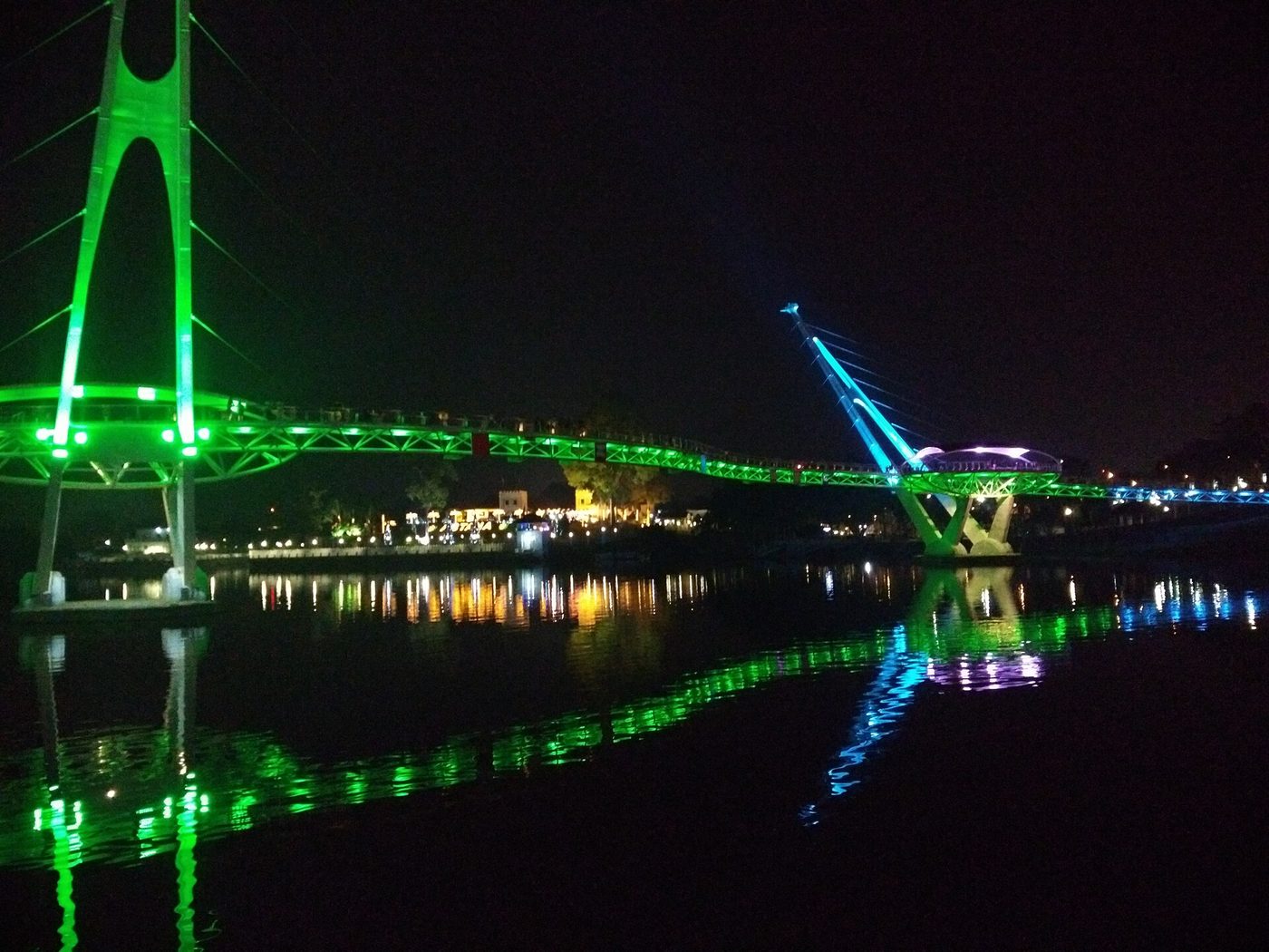 Darul Hana Bridge, Kuching